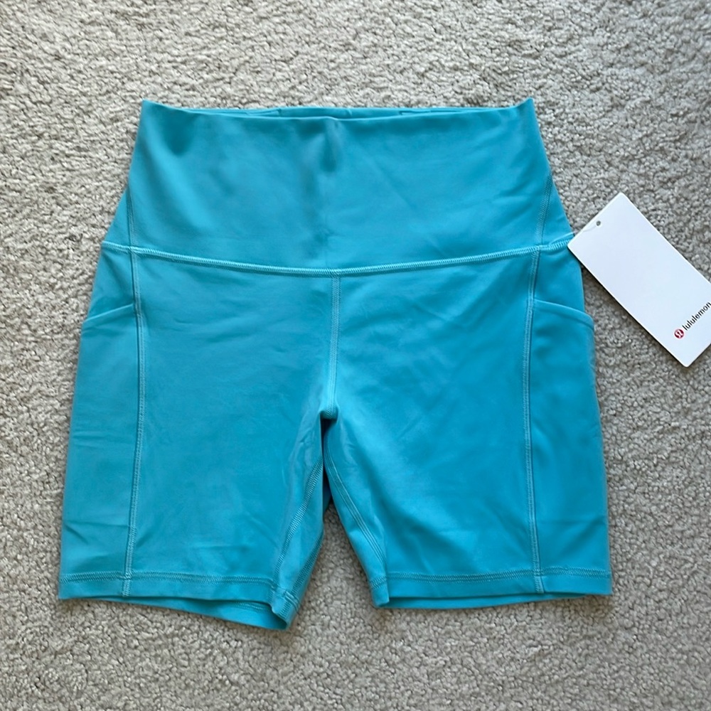 Brand New Lululemon Align 6” Short with Pockets size 8